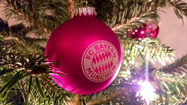 F1拉斯维加斯站拉塞尔夺冠 维斯塔潘加冕四冠王.